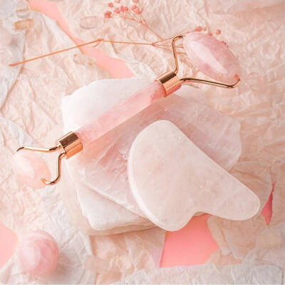 Pembe Kuvars Taşı Masaj Takımı - Roller ve Gua Sha Kalpli Set - 5